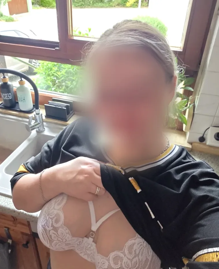 Alina, 37