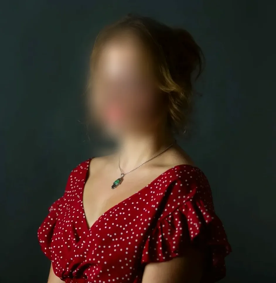 Elif, 25
