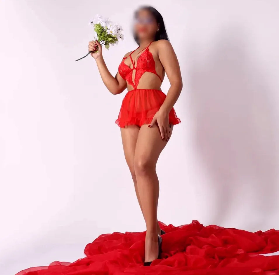Fatma, 21
