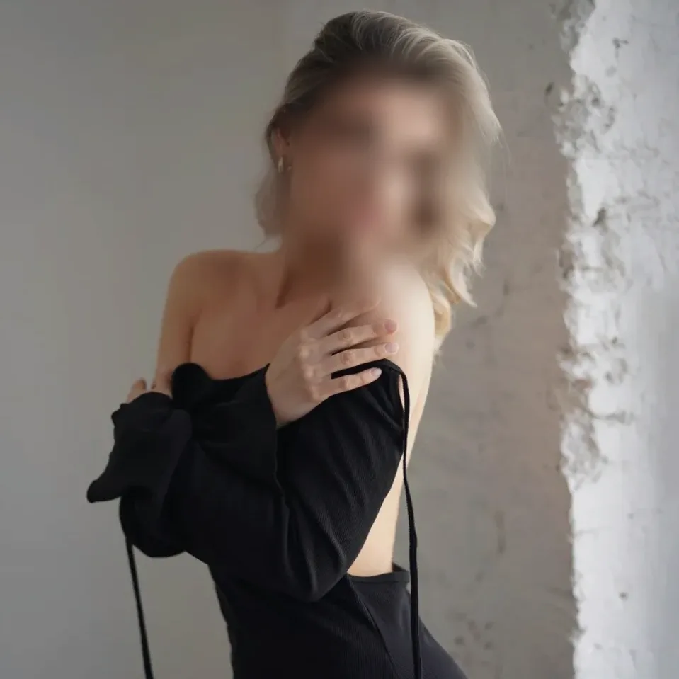 Janina, 25