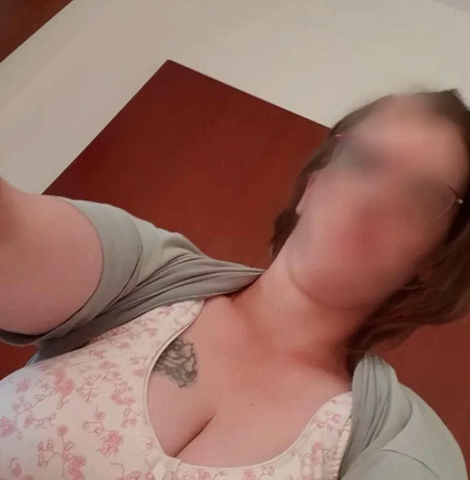 Melanie, 35