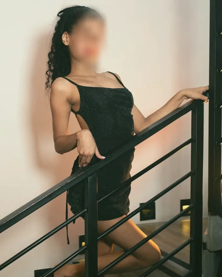 Miriam, 34