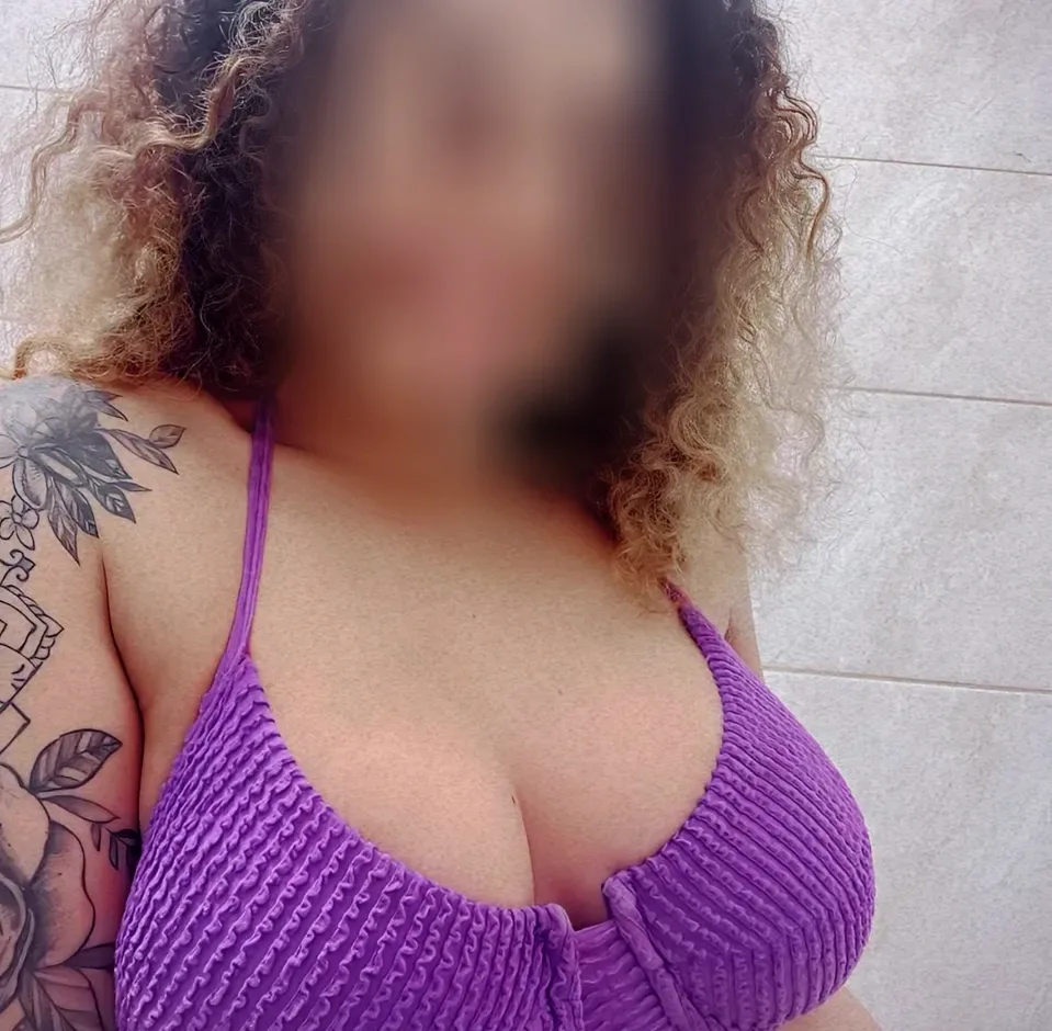 Nina, 32