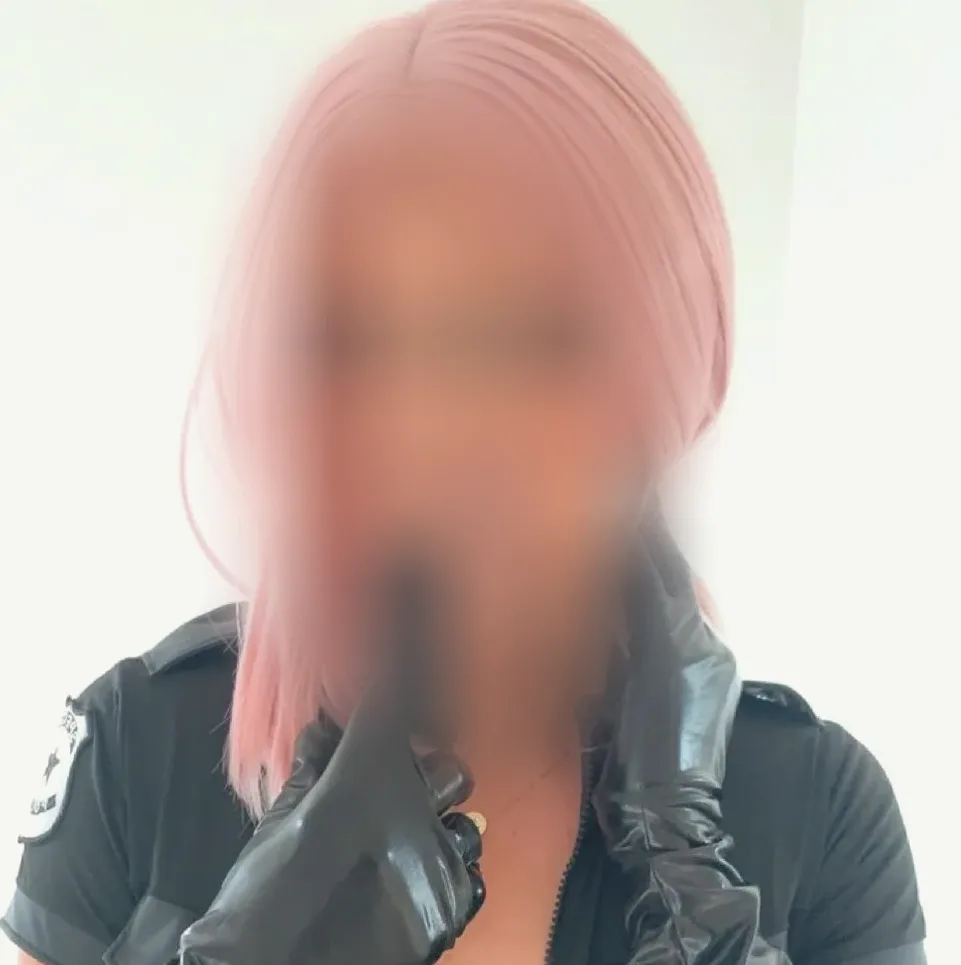 Pauline, 35